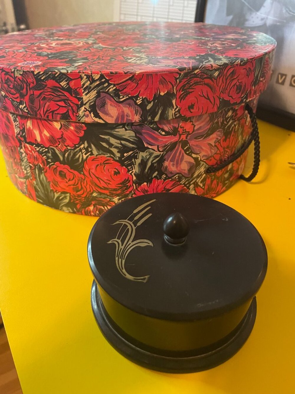 VTG Powder Case - Picture 4 of 8